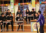 12月17日（金）放送のバラエティ番組「爆問学園イキすぎ！規則委員会」の一場面。(c)テレビ朝日