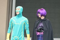 トークショーの様子。なだぎは加藤のコスプレについて「このまま部屋に置きたい」とコメントした。