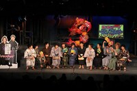 イベントの最終日に行われた「やりすぎフェスタ2010 THE FINAL」。