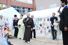 「第4回 芸協らくごまつり」に登場した会長・桂歌丸（中央）ほか、ナイツ、三遊亭小遊三、春風亭昇太ら。