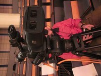 3D映像撮影専用カメラには、レンズが2つ付いている。(c)YTV