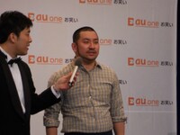 料理研究家のケンタロウで登場したレイザーラモンRG。あべが「帽子を取ると危ない」と、ある人のモノマネを始めることを危惧すると、RGは帽子を取り「スリムクラブの内間です」と新たなモノマネを披露した。