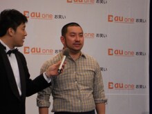 料理研究家のケンタロウで登場したレイザーラモンRG。あべが「帽子を取ると危ない」と、ある人のモノマネを始めることを危惧すると、RGは帽子を取り「スリムクラブの内間です」と新たなモノマネを披露した。