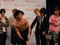 上半身を自慢するかと思いきや、ふくらはぎを自慢したブロードキャスト吉村。