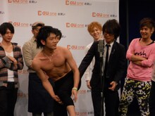 上半身を自慢するかと思いきや、ふくらはぎを自慢したブロードキャスト吉村。