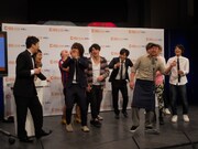 Wham!の「Wake Me Up Before You Go-Go」にのせた「ガムあるある」では「ガムを食～べたら～靴で踏みがち～」とキレイな高音で歌ったRG。