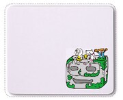 写真はマウスパッド。定価は1176円。