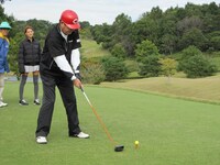 超一流アスリートならではの強靭な肉体と精神力で洗練されたショットを繰り出す山本。(c)テレビ東京