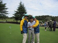 小木と山崎の邪魔っぷりも絶好調。(c)テレビ東京