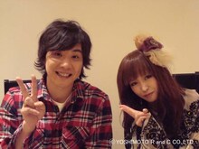 YU-Aとライセンス藤原。YU-Aのモバイルファンクラブのサイト内にて、「ミュージックビデオに出演してほしいよしもと芸人アンケート」を実施した結果、ライセンスが1位を獲得したことが今回のきっかけ。