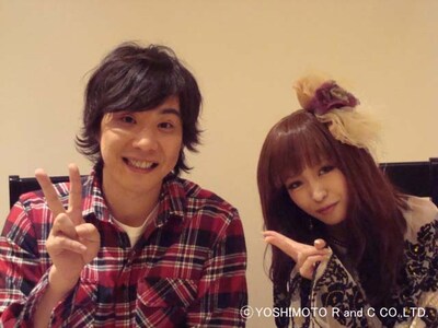 YU-Aとライセンス藤原。YU-Aのモバイルファンクラブのサイト内にて、「ミュージックビデオに出演してほしいよしもと芸人アンケート」を実施した結果、ライセンスが1位を獲得したことが今回のきっかけ。