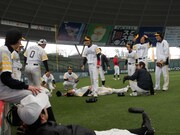 ウォーミングアップ中のアフロモンキーズの選手たち。