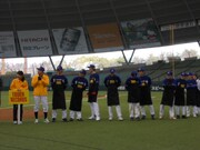 タワーレコードチーム。試合中の解説では、個性豊かな経歴も発表された。