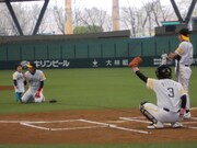 バッターには大村の父・敏和が立ち、親子3代でのほのぼのとした始球式となった。