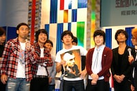 本日1月17日はしずる池田（中央）の誕生日。質疑応答のコーナーでファンに祝福されていた。