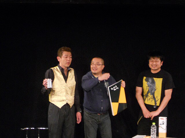 昨日1月18日に開催されたイベントライブ「Munasawa King Live #2『杉作J太郎presents観客満足度100%』」。杉作と玉袋が舞台で共演するのは久々とのことだったが、共通の趣味を持つ2人の話は尽きない様子だった。