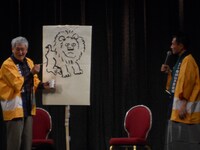 マンガ家の高宮信一は、動物や似顔絵など子どもの喜ぶイラストを披露。現地では「キャプテン翼」などのマンガも人気だったそう。