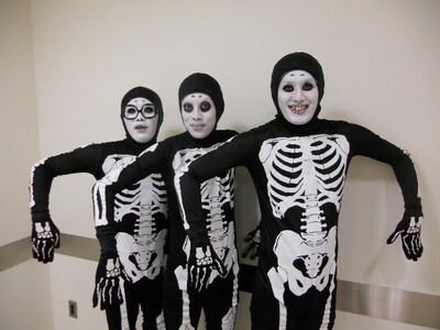 スベルトンズ。メンバーはドランクドラゴン鈴木、ロバート山本、キングコング西野。