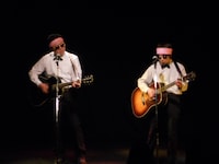 フラミンゴの辻本と吉田がフォークソングユニット核恋慕で登場。寺坂曰く「トイレの神様」と同じくらいの長尺だった。