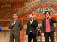 司会から背が高いことを指摘された3人。真栄田は「いっぱいポークを食べて育ちました！」と沖縄料理でおなじみの食材をアピール。