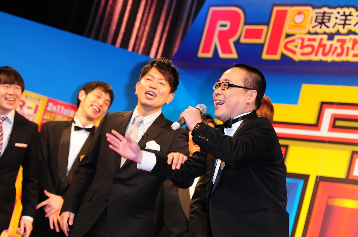 バッファロー吾郎・木村は決勝当日にスベる諸症状の緩和剤「オモシロクナール」でドーピングすると宣言するも、「今日は類似品の『ヨクスベール』を27錠飲んできたようです」と宮迫にツッコまれていた。会見の途中で便意を催して舞台を抜け出す場面もあったが、決めフレーズ「またお会いしましょう」はこの日も炸裂。