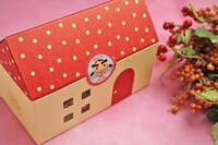 パッケージはイモトと動物たちが仲良く暮らす家をイメージ。見た目にも楽しいデザインとなっている。