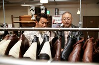 デグナー本店では、ぐっさんと世古口代表が真剣に製作打ち合わせを。