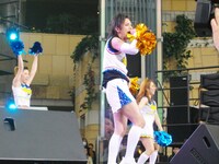 DVDのキャンペーンソング「Dynamite Vitamin Dvd～魂 soul～」を歌う50TA。