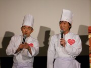 映画には見た目にも甘そうなお菓子が多数登場。井戸田は「コーヒーが飲みたくなる」と感想を語った。