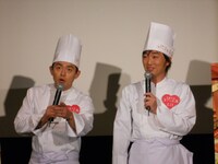 映画には見た目にも甘そうなお菓子が多数登場。井戸田は「コーヒーが飲みたくなる」と感想を語った。