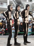 スベルトンズのギャラを相方の塚地と分けるのか聞かれた鈴木は「いや、これは僕が稼いだ金ですから」と即答。ほかの2人から「塚地さんに繋げときましょうよ」とたしなめられると、「確かに何かあったとき『スベルトンズのギャラあげた』って言えるな」と思案していた。