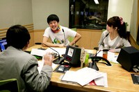 「夕やけ寺ちゃん 活動中」生放送の様子。(c)文化放送