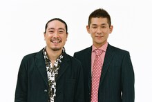 「夢の求人2011」プロジェクトで、採用者1名と「笑い飯弁当」を共同プロデュースする笑い飯。(c)吉本興業