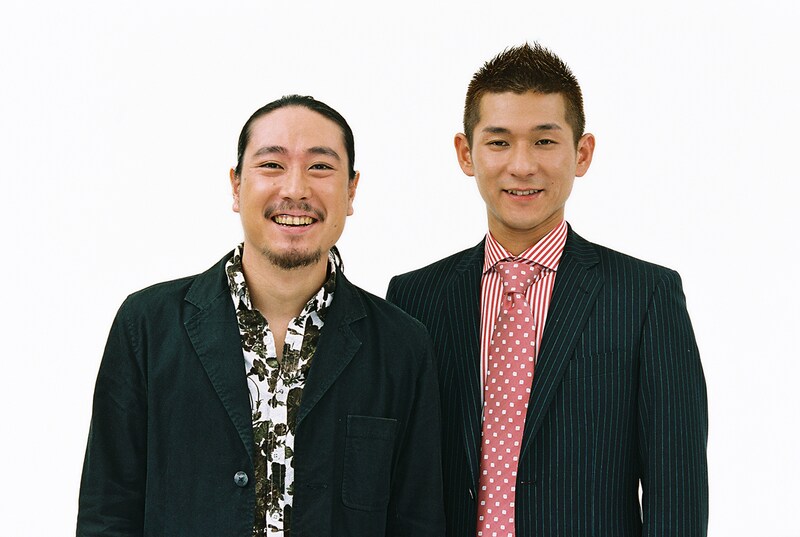 「夢の求人2011」プロジェクトで、採用者1名と「笑い飯弁当」を共同プロデュースする笑い飯。(c)吉本興業