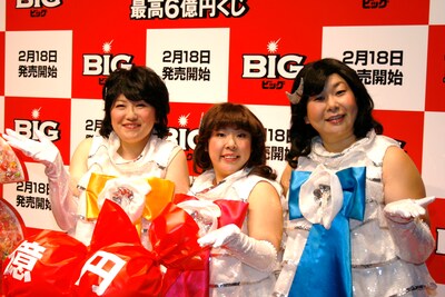 スポーツ振興くじ「BIG」2011年シーズンのキャンペーンキャラクターを務める森三中。