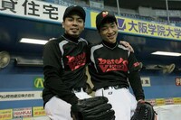 DVD「凹base（ボコベース）～baseよしもと野球大会2011～」の一場面。