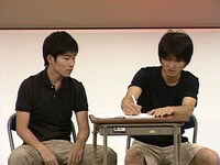 DVD「凸base（デコベース）～baseよしもとネタ全集2011～」の一場面。