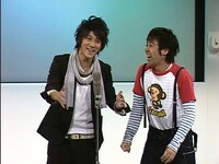 DVD「凸base（デコベース）～baseよしもとネタ全集2011～」の一場面。