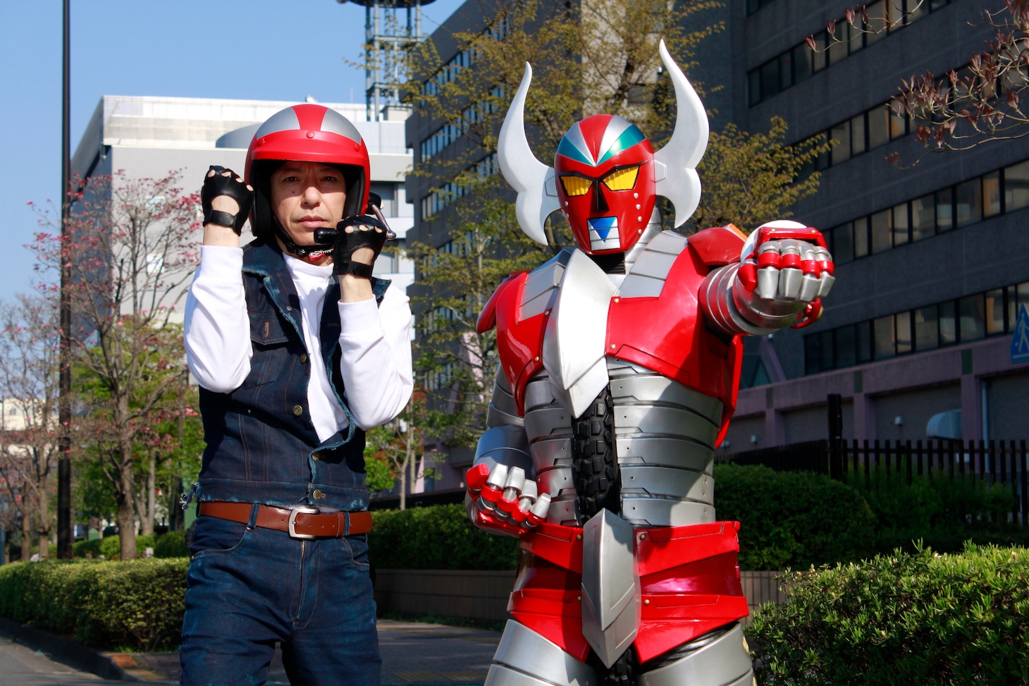 「電人ザボーガー」(c)2011「電人ザボーガー」フィルム・パートナーズ