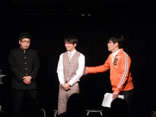 前回のライブで最優秀生徒となったイワイガワ井川と、2位のハマカーン神田。飯尾先生は「神田のパパから商品券もらった」と堂々のえこひいき。