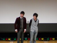 “最近の若い女の子”というテーマの漫才を披露したオーケイ。トークコーナーでは小島の「洋服の種類ごとに洗い方がある」「彼女が洗濯してくれたものを洗濯しなおす」などの発言に注目が集まった。