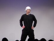 「R-1に出ても余裕でモグラ芸人だよ」というキャプテン渡辺。「日の当たらないモグラ芸人のあるある」では、観客の少ないライブで繰り出されるモグラ芸人たちの技を披露した。