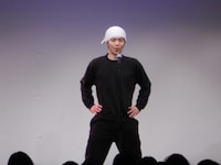 「R-1に出ても余裕でモグラ芸人だよ」というキャプテン渡辺。「日の当たらないモグラ芸人のあるある」では、観客の少ないライブで繰り出されるモグラ芸人たちの技を披露した。