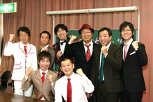 漫才協会に加入したU字工事（前列）と、ロケット団、Wコロン、ナイツ（後列左から）。彼ら4組が今後「浅草三銃士」の座を争う。