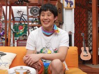 会見での様子。