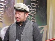 ケンコバは「ムチャぶり」コーナーが人気ということで、会見中にその腕前を披露することに。しかし、下ネタで会場が静まりかえると「こうなるんです、だから！」と憤慨。「生放送では自粛できる方ですから」と淳がフォローした。