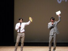 MCを務めたハマカーンも、学生芸人のネタの完成度にびっくりした様子。今回はネタ披露がなかったため、楽屋のプロ芸人たちにどんどんプレッシャーをかけていた。