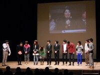 よしもとクリエイティブ・エージェンシーの審査員からは「うちも芸人多いけど、全身タイツで漫才する人はいません（笑）」とツッコミが。