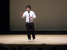 トミドコロは全力で「だるまさんが転んだ」の韓国芸能界バージョンを繰り広げた。