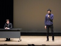 スタジオと中継レポーターのコントを披露したラバーガール。大水の飄々としたボケに、淡々とした飛永の対応が笑いを誘った。